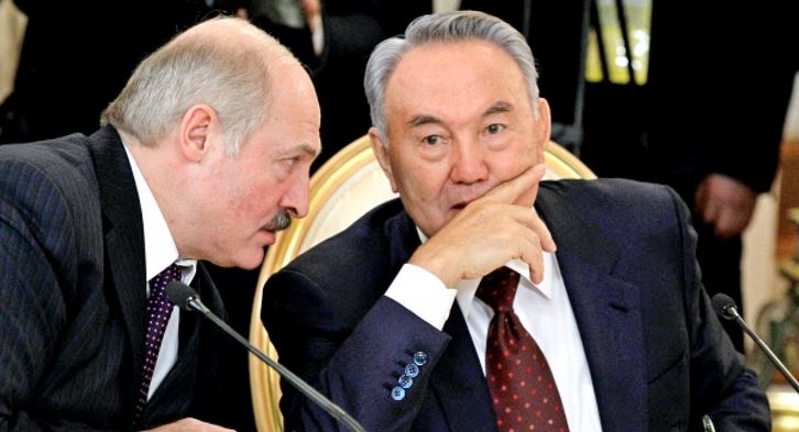 Лукашенко і Назарбаєв намагаються врятуватися від краху Росії