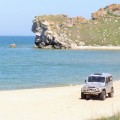 Крымчан и туристов штрафуют за парковку автомобилей возле моря