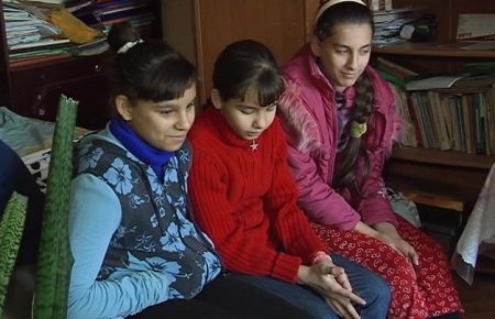 В Одесі жінку, яка виховує «важких дітей», намагаються виселити з будинку