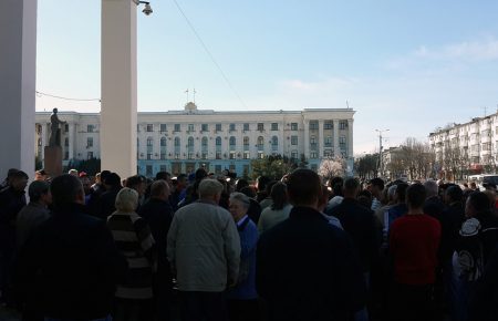 У Сімферополі пройшов мітинг проти заборони на продаж свинини