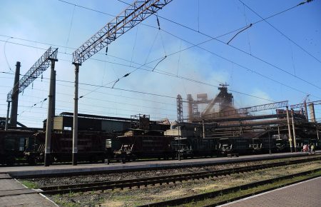 Російські військові вивозять обладнанння з Алчевського металургійного комбінату, — розвідка