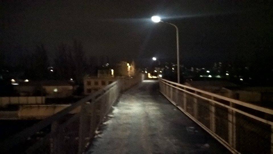 Активіст добився освітлення залізничного моста в Херсоні