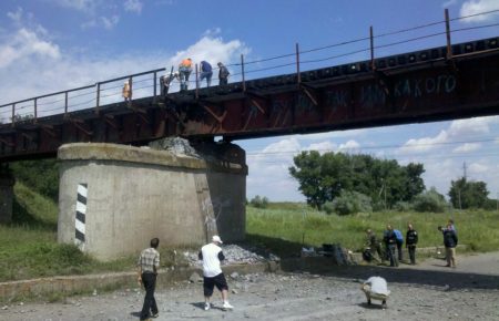 60-річний запоріжець отримав 12 років позбавлення волі за підрив залізничного мосту
