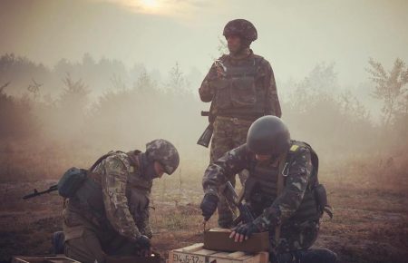 Впродовж дня бойовики 18 разів відкривали вогонь по українських позиціях