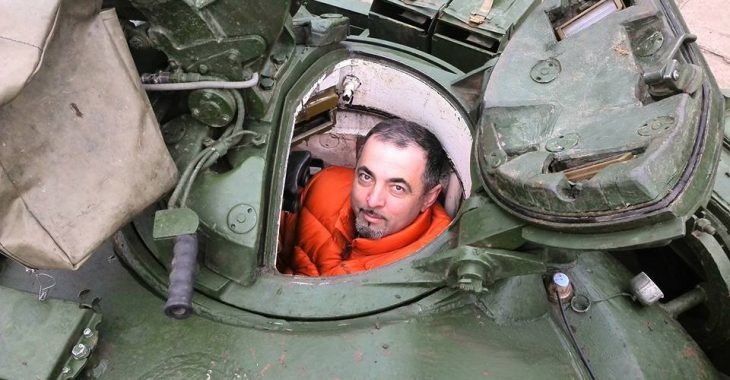 У Каховці проходить виставка військової техніки до Дня ЗСУ У Каховці проходить виставка військової техніки до Дня ЗСУ