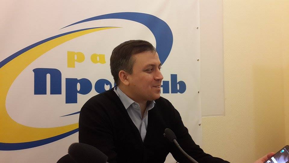 Україна може лише заочно засудити Януковича і більше нічого, — політолог