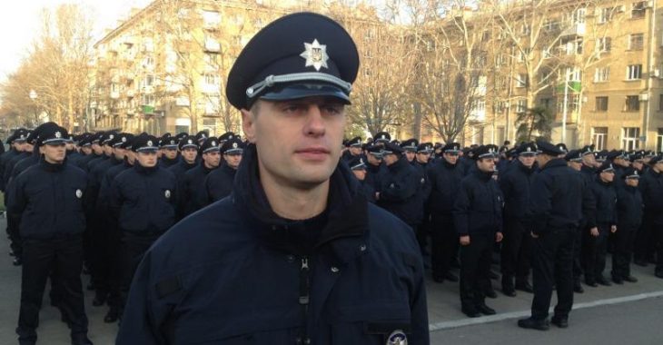 Вулиці Миколаєва почала патрулювати нова поліція Вулиці Миколаєва почала патрулювати нова поліція