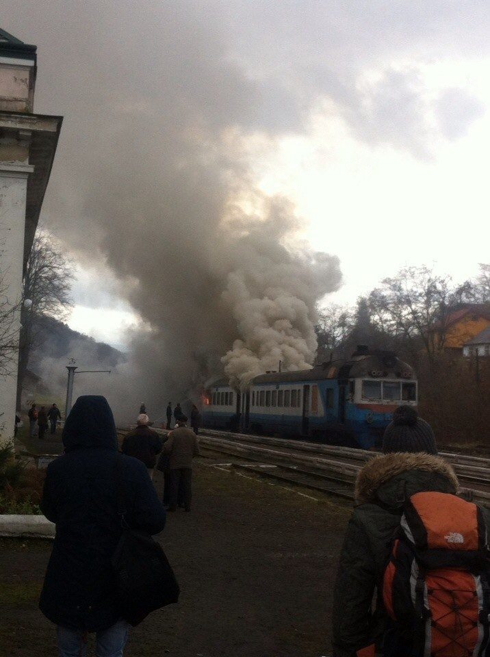 Загоряння потяга на Івано-Франківщині сталося через проводку, а не пиятику