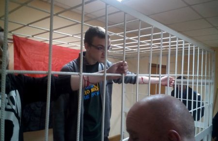 Підозрювані у вбивстві міліціонерів під час Майдану порізали вени на суді