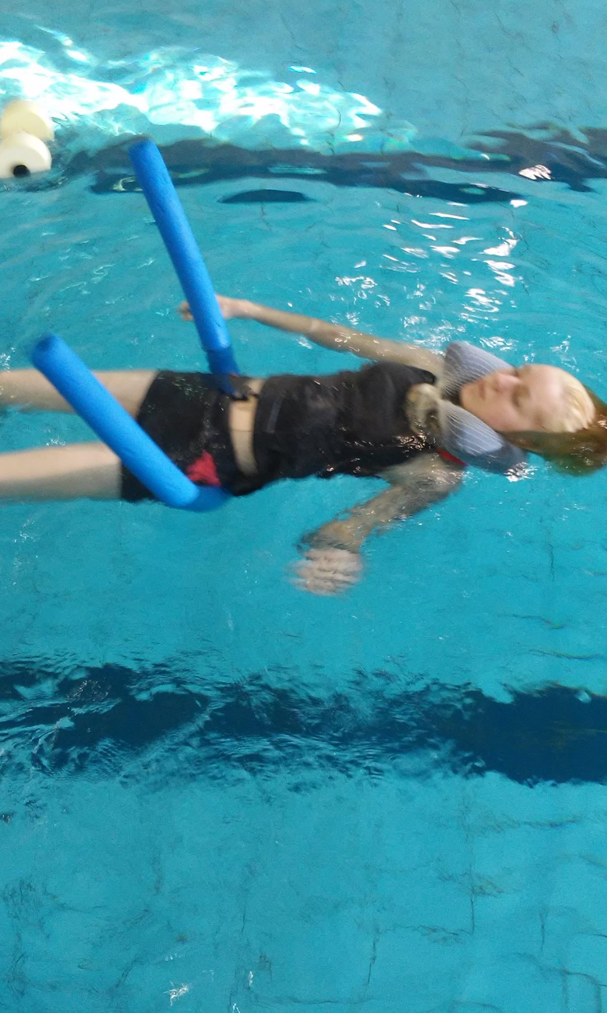 Волонтерка «Госпітальєрів» Яна Зінкевич вже вчиться плавати в Ізраїлі