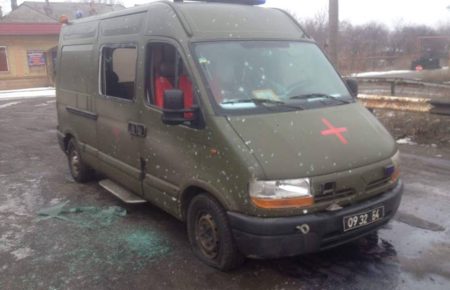 Раненую ранее врача-волонтера 1 февраля эвакуируют в Киев
