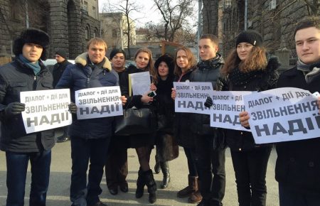 Порошенка просять налагодити діалог з Путіним задля звільнення Савченко