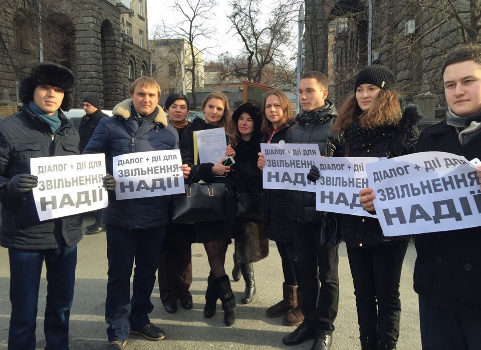 Порошенка просять налагодити діалог з Путіним задля звільнення Савченко