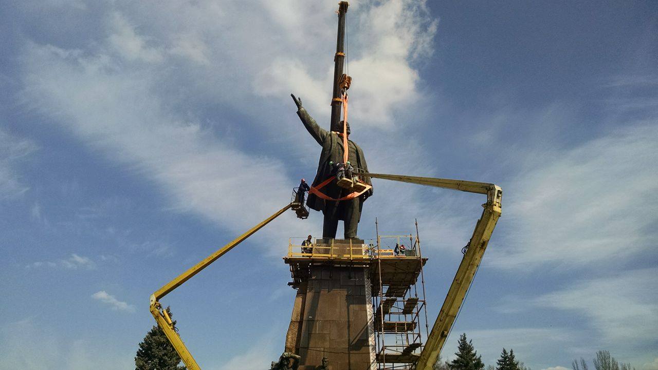 У Запоріжжі демонтують найбільший в Україні пам’ятник Леніну