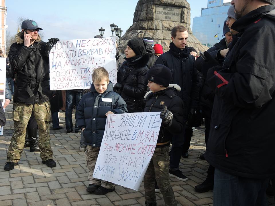 В Києві на підтримку поліції у справі BMW прийшло 1500 людей, — блогер