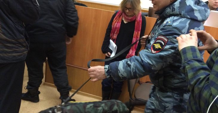 Зал для преси в суді над Савченко обшукали кінологи з собакою Зал для преси в суді над Савченко обшукали кінологи з собакою