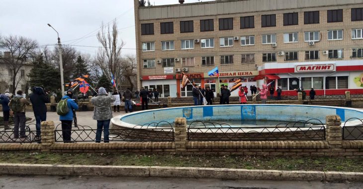 Під судом Савченко санкціонований пікет: «она сама признала себя виновной» Під судом Савченко санкціонований пікет: «она сама признала себя виновной»