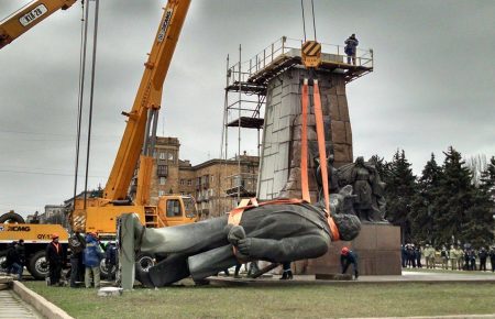 У Запоріжжі нарешті демонтували пам'ятник Леніну