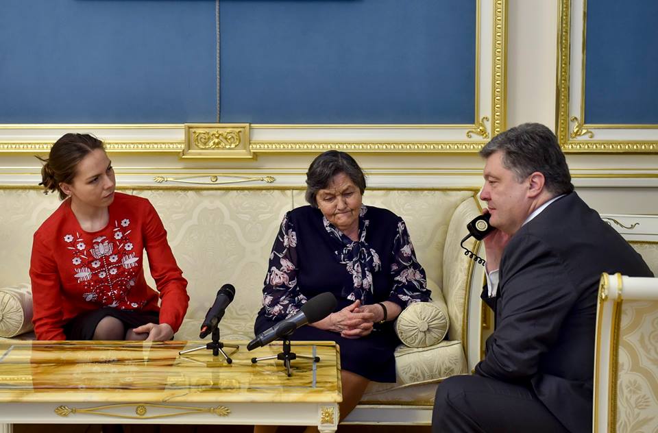 Савченко погодилася тимчасово припинити голодування, — Цеголко