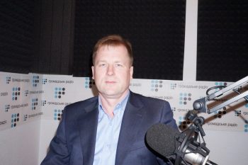 Радецький: Потрібен закон, що перешкодить чиновникам їздити на авто «друга» Радецький: Потрібен закон, що перешкодить чиновникам їздити на авто «друга»