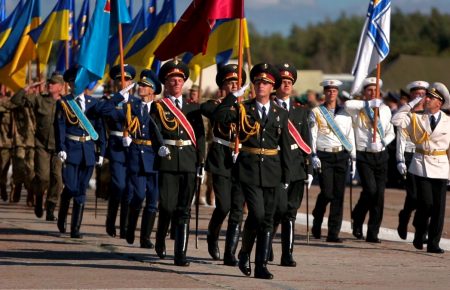Військові провели підготовчий марш до Дня Незалежності України