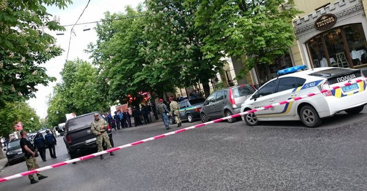 У Харкові за попередніми даними стріляли в патрульного — журналіст У Харкові за попередніми даними стріляли в патрульного — журналіст