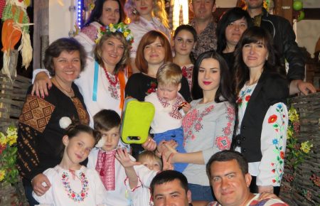 У Севастополі перемогу Джамали відзначили тематичною вечіркою у вишиванках
