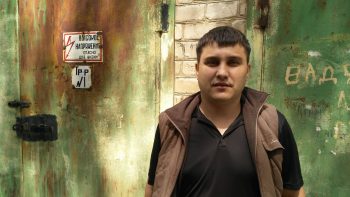 На блокпостах людей оставляют ради «живого щита» для военных — житель "ДНР" На блокпостах людей оставляют ради «живого щита» для военных — житель "ДНР"