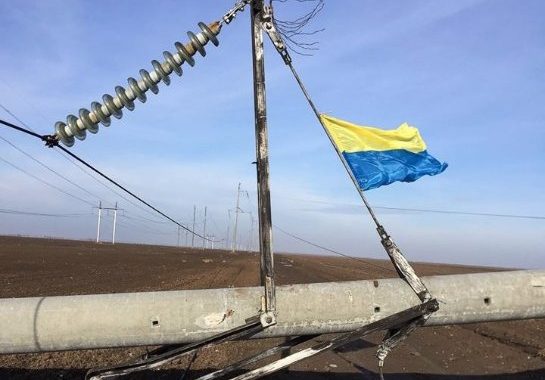 Нацгвардія почала штурмувати активістів блокади Криму Нацгвардія почала штурмувати активістів блокади Криму