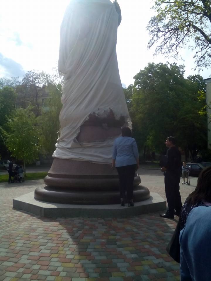 Тут вам не «русскій мір», тут український світ, — Порошенко на відкритті пам'ятника Мазепі