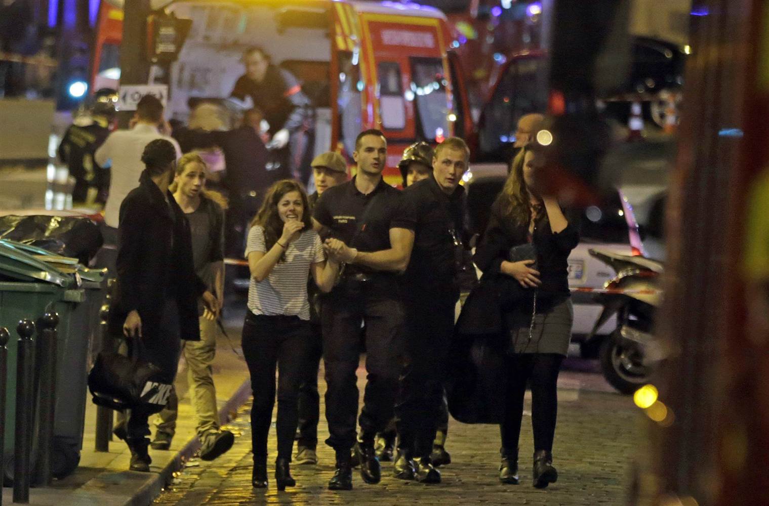 Из-за терактов в Париже люди стараются не выходить из дома, – Е. Габриэлян