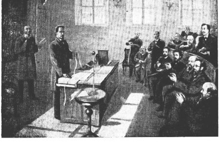 7 травня 1895 року Попов представив світові перший радіоприймач