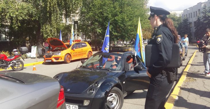 «Аваков, ти уху їв?» — Автомайдан зварив юшку під відділком МВС «Аваков, ти уху їв?» — Автомайдан зварив юшку під відділком МВС