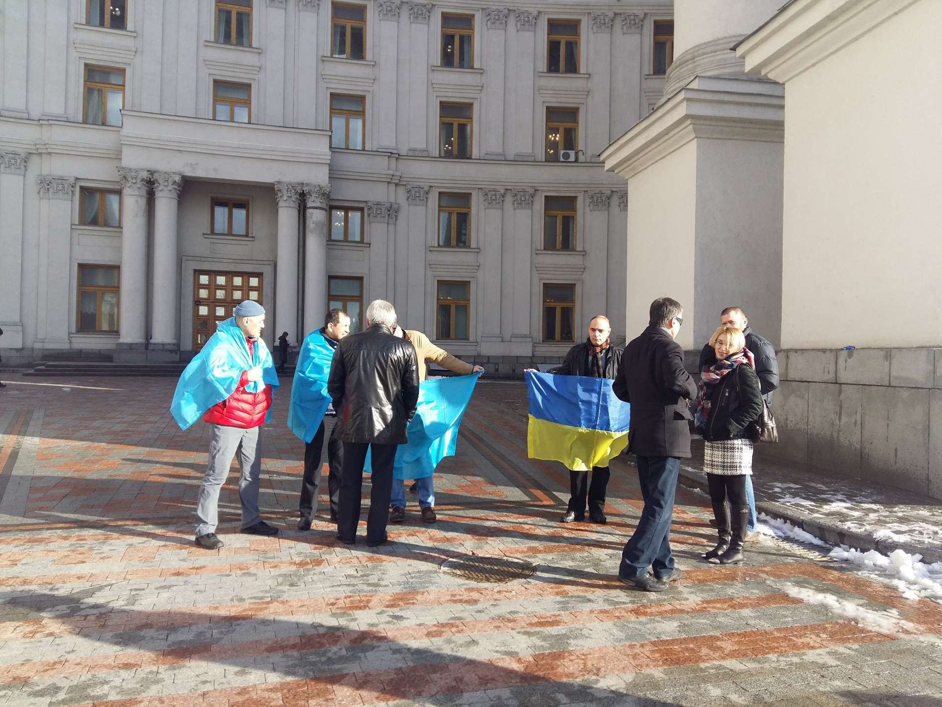 «Крим сьогодні є в'язницею для кримських татар», — активіст під МЗС України