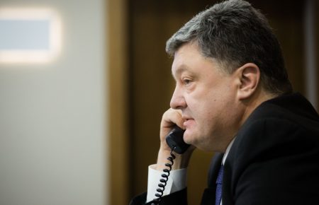 Петро Порошенко через консула зв'язався по телефону з Надією Савченко