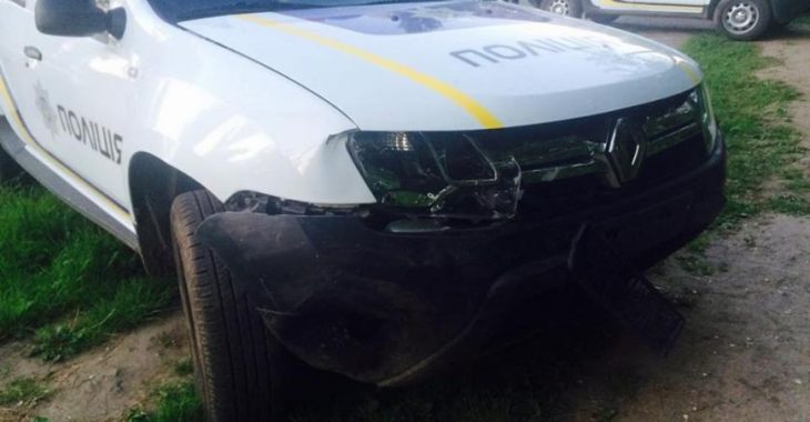 У Слов'янську у ДТП за участі поліцейського постраждали двоє дітей У Слов'янську у ДТП за участі поліцейського постраждали двоє дітей