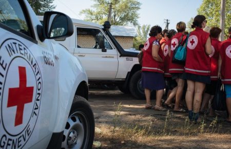 Червоний Хрест привіз жителям підконтрольного бойовикам Донбасу будівельні матеріали