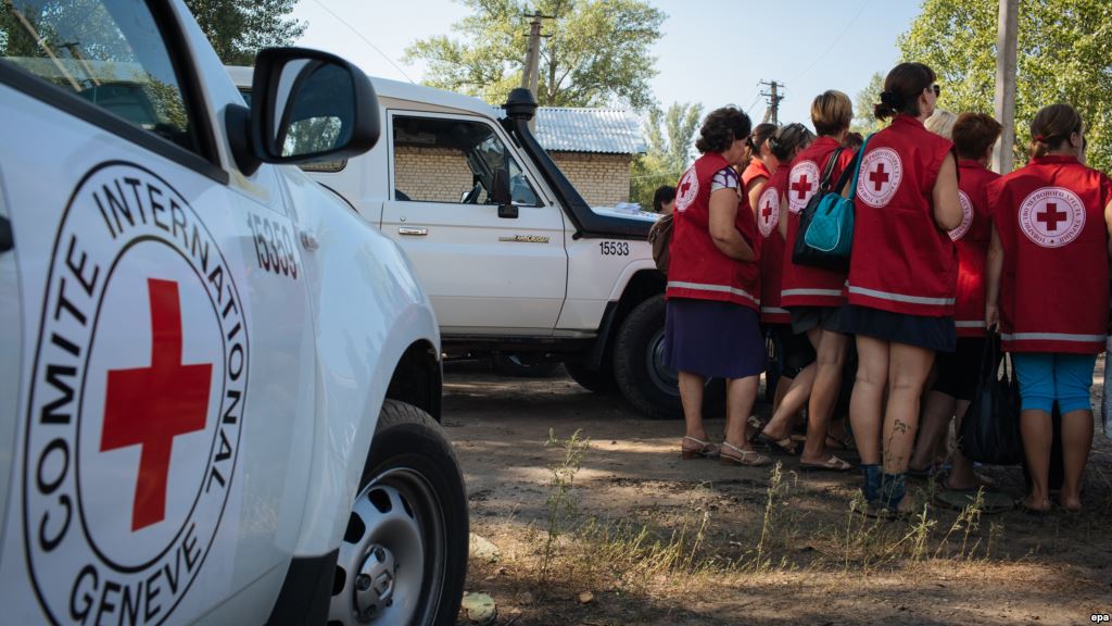 Червоний Хрест привіз жителям підконтрольного бойовикам Донбасу будівельні матеріали