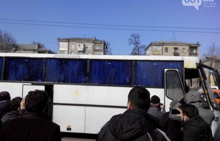 У Запоріжжі яйцями закидали автобус з мітингарями-захисниками Леніна