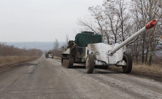 Донецькі бойовики відведуть міномети в район Іловайська Донецькі бойовики відведуть міномети в район Іловайська