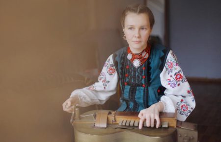 Те, що українські жінки не грали на лірах — міф, — лірниця