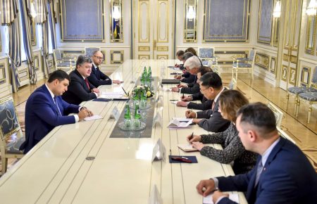 Порошенко заявив, що «міністри-реформатори та їх команди мають залишитися»
