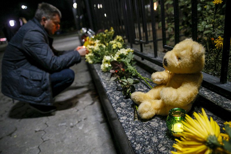 В Донецке и Киеве почтили память жертв крушения авиалайнера в Египте