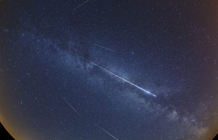 У серпні можна спостерігати Персеїди — потоки метеорів