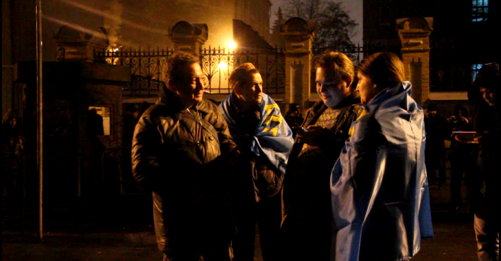 Кримські татари пікетують Адміністрацію Президента Кримські татари пікетують Адміністрацію Президента