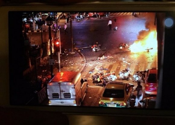 В центре Бангкока в результате взрыва погибли 27 человек. Обнаружена третья бомба