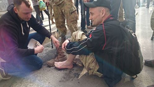 В Харькове противнику проведения Антикризисного форума переехали пальцы