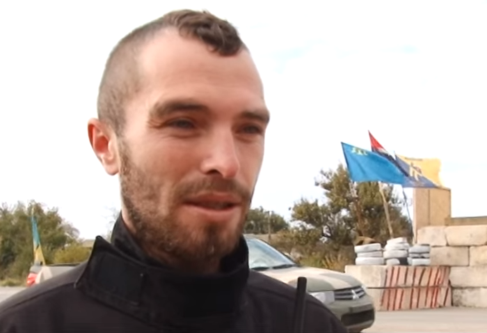 Активисты блокады задержали милиционера, помогавшего организовывать крымский «референдум»