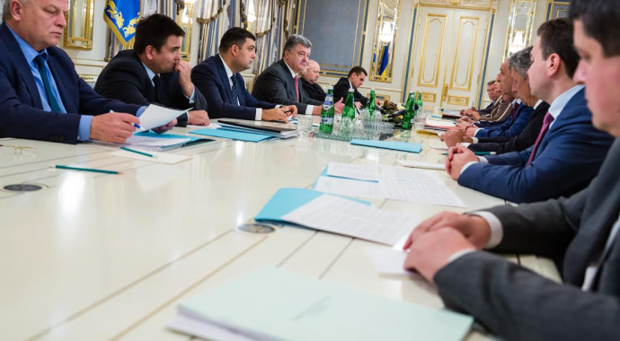 Завтра бойовики можуть оголосити про скасування псевдовиборів, — прес-служба Президента Завтра бойовики можуть оголосити про скасування псевдовиборів, — прес-служба Президента