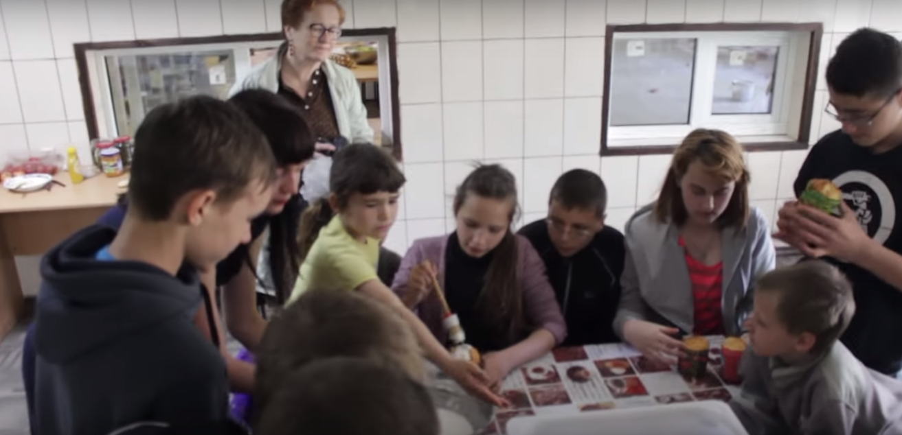 Табір реабілітації на Київщині прийняв з-під обстрілів 2000 дітей — відео